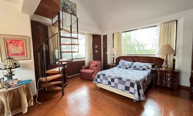 CASA ESTILO MEXICANO, CON AMPLIO JARDIN Y TERRAZA