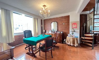 CASA ESTILO MEXICANO, CON AMPLIO JARDIN Y TERRAZA