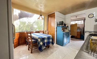 CASA ESTILO MEXICANO, CON AMPLIO JARDIN Y TERRAZA