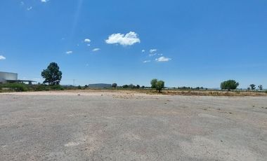 Excelente patio para maniobras en Renta a un costado de la ciudad industrial.