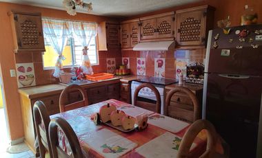 VENTA CASA LA LOMA ZINANCATEPEC JUNTO A RECLUSORIO SANTIAGUITO Y UNIVERSIDAD POLITECNICA DEL VALLE DE TOLUCA