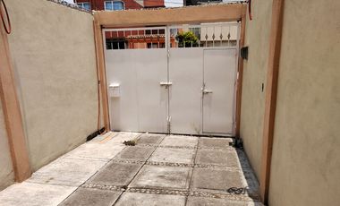 VENTA CASA LA LOMA ZINANCATEPEC JUNTO A RECLUSORIO SANTIAGUITO Y UNIVERSIDAD POLITECNICA DEL VALLE DE TOLUCA