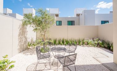 Casa de 3 Recámaras con 3.5 Baños a 12 Minutos de los Arcos de Querétaro.