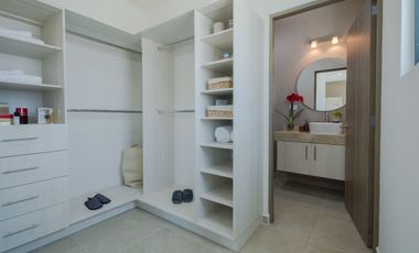 Casa de 3 Recámaras con 3.5 Baños a 12 Minutos de los Arcos de Querétaro.