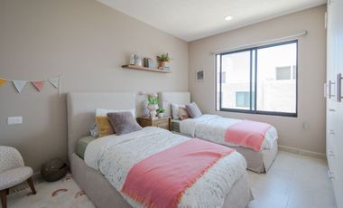 Casa de 3 Recámaras con 3.5 Baños a 12 Minutos de los Arcos de Querétaro.