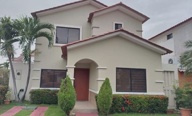 ALQUILO CASA DE 5 HABITACIONES EN CIUDAD CELESTE