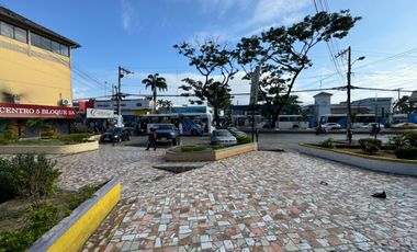 Alquiler de local comercial en Albocentro 5 frente a Fybeca de la alborada