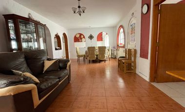 ACOGEDORA CASA MUY CERCA A LA PLAYA