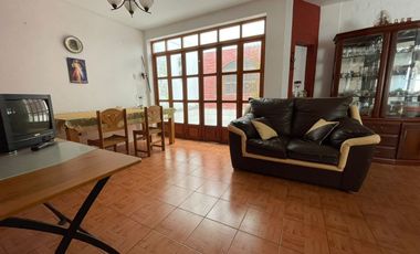 ACOGEDORA CASA MUY CERCA A LA PLAYA
