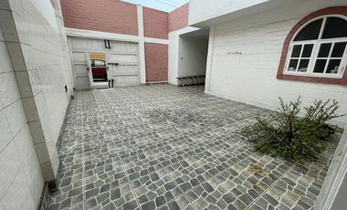 ACOGEDORA CASA MUY CERCA A LA PLAYA