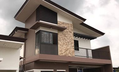 Near the Highway! For Construction 2 Storey 5 Bedroom Single Detached Corner House in Minglanilla, Cebu