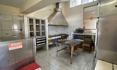 VENDO HOTEL EN UCAYALLI, IDEAL PARA CASINO, OFICINAS, CENTRO DE SALUD