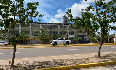 VENDO HOTEL EN UCAYALLI, IDEAL PARA CASINO, OFICINAS, CENTRO DE SALUD