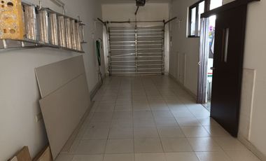 VENTA DE CASA EN TEJARES DE CRISTALES OESTE DE LA CIUDAD
