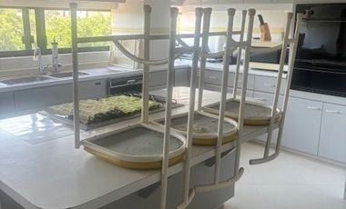 EN VENTA EXCELENTE DEPARTAMENTO EN ZONA NORTE DE CUERNAVACA MOR. TODOS LOS SERVICIOS, ZONA FRESCA. TOTALMENTE AMUEBLADO.