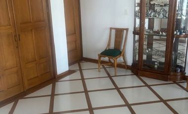 EN VENTA EXCELENTE DEPARTAMENTO EN ZONA NORTE DE CUERNAVACA MOR. TODOS LOS SERVICIOS, ZONA FRESCA. TOTALMENTE AMUEBLADO.