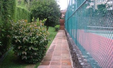 EN VENTA EXCELENTE DEPARTAMENTO EN ZONA NORTE DE CUERNAVACA MOR. TODOS LOS SERVICIOS, ZONA FRESCA. TOTALMENTE AMUEBLADO.