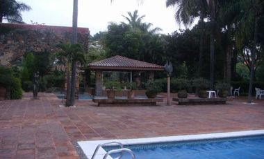 EN VENTA EXCELENTE DEPARTAMENTO EN ZONA NORTE DE CUERNAVACA MOR. TODOS LOS SERVICIOS, ZONA FRESCA. TOTALMENTE AMUEBLADO.
