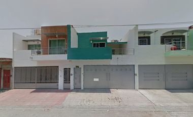 Casa en Bugambilias, Apatzingán.     $680,000.     DSAN