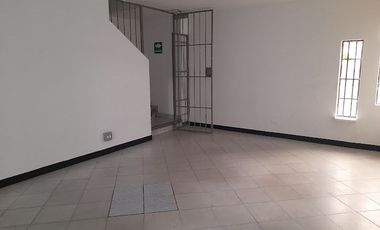 PR16883 Bodega en arriendo en el sector Perpetuo Socorro, Medellin
