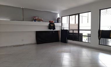 PR16883 Bodega en arriendo en el sector Perpetuo Socorro, Medellin