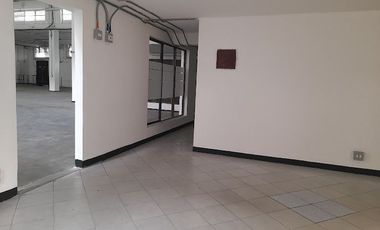 PR16883 Bodega en arriendo en el sector Perpetuo Socorro, Medellin