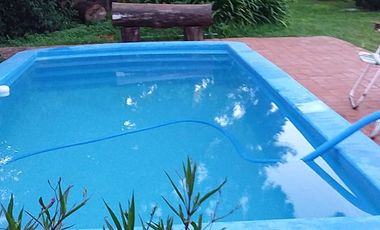 Chalet con dos locales al frente