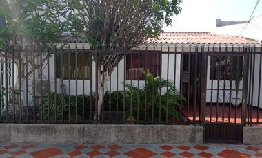 Venta Casa El Silencio, Barranquilla. EXCELENTE PRECIO Y ESTADO.