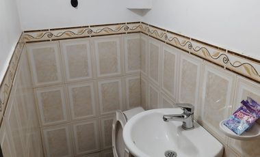 CASA EN LOS ROBLES