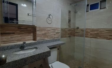CASA EN LOS ROBLES