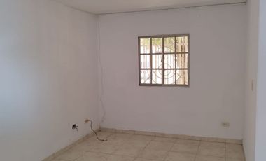 CASA EN LOS ROBLES