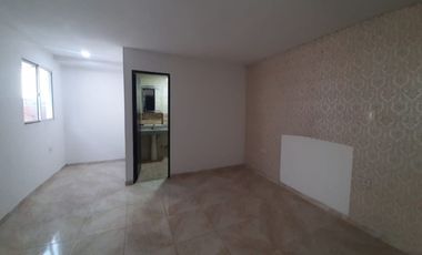 CASA EN LOS ROBLES