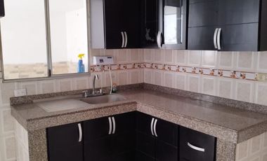 CASA EN LOS ROBLES