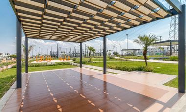 CASA EN VENTA CON ALBERCA, PISTA DE JOGGING Y ÉXTENSO JARDÍN
