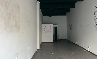 SE RENTA LOCAL COMERCIAL PLAZA ZAVALETA
