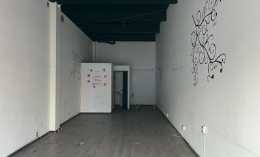 SE RENTA LOCAL COMERCIAL PLAZA ZAVALETA