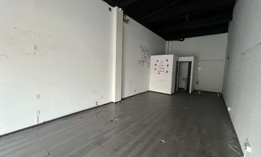SE RENTA LOCAL COMERCIAL PLAZA ZAVALETA