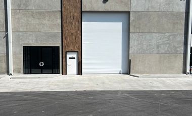 NAVE INDUSTRIAL EN RENTA EN FUNDADORES