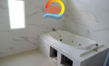 Casa Grande y Nueva de Venta en Playas, Barrio Las Brisas, Calle Asfaltada