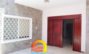 Casa Grande y Nueva de Venta en Playas, Barrio Las Brisas, Calle Asfaltada