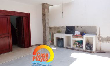 Casa Grande y Nueva de Venta en Playas, Barrio Las Brisas, Calle Asfaltada
