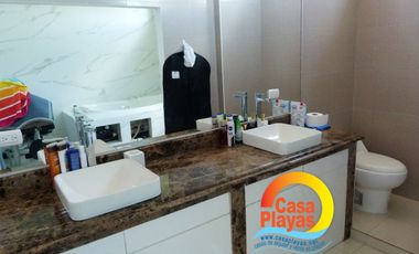 Casa Grande y Nueva de Venta en Playas, Barrio Las Brisas, Calle Asfaltada