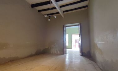 Venta De Casa Como Terreno 383M2 - A 1 Cuadra De La Plaza De Lambayeque, Lambayeque