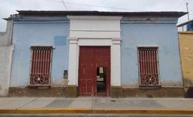 Venta De Casa Como Terreno 383M2 - A 1 Cuadra De La Plaza De Lambayeque, Lambayeque