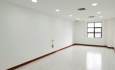 PR19547 Oficina en venta en el sector Milla de Oro