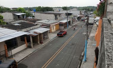 CASA EN VENTA EN EL SUBURBIO DE GUAYAQUIL, 2 PISOS RENTEROS EN GUAYAQUIL,ECUADOR