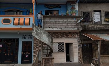 CASA EN VENTA EN EL SUBURBIO DE GUAYAQUIL, 2 PISOS RENTEROS EN GUAYAQUIL,ECUADOR