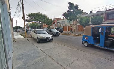 Local Comercial en Alquiler en Esquina de Av Cutervo