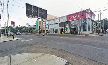 Local Comercial en Alquiler en Esquina de Av Cutervo
