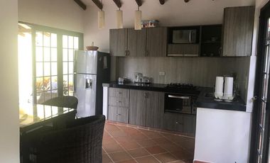 SE VENDE HERMOSA CASA CAMPESTRE  CERCA AL AEROPUERTO VANGUARDIA VILLAVICENCIO